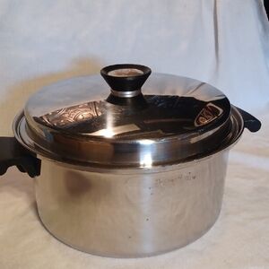 Duncan Hines Stainless Steel 5 Qt. Pot with Lid 3 Ply 18-8 Made In USA